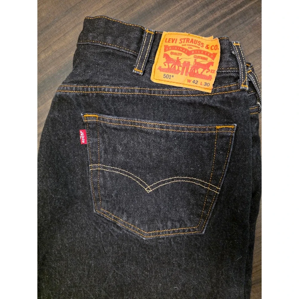 Levis 501 Mens Original Fit Button Fly Black Jeans 42x30 Straight Leg Denim